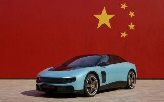 Ferrari Luce trong cơn bão truyền thông: Chấp nhận
